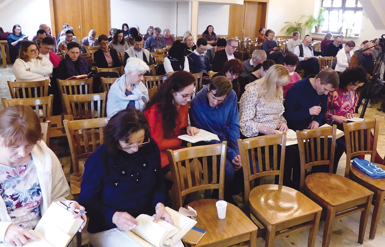  Pasjonaci słowa Bożego znów spotkają się na sobotnich zajęciach.