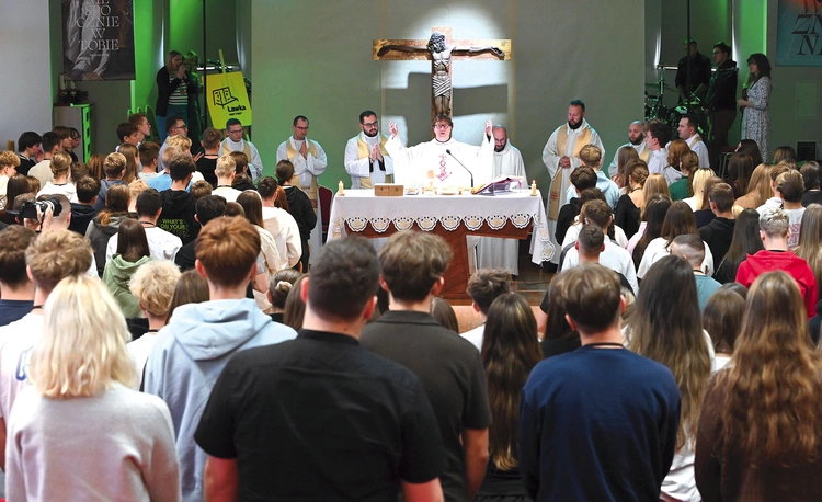 Sobotniej Eucharystii przewodniczył ks. Łukasz Knieć.