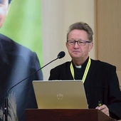 Jednym z prelegentów był ks. Jacek Kucharski.