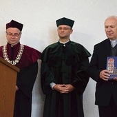 Od lewej: ks. W. Przygoda, ks. Wojciech Wojtyła i ks. S. Łabendowicz.