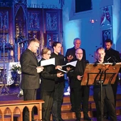 Zespół Jerycho zaprezentował śpiewy liturgii koronacyjnej z czasów Bolesława Chrobrego.
