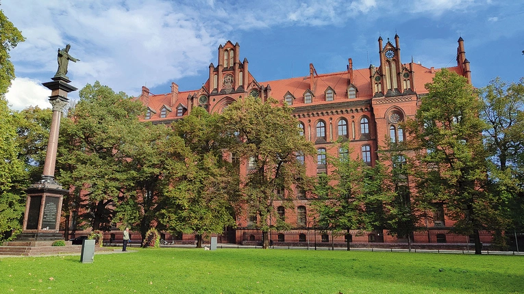  Od obecnego roku akademickiego ponownie archidiecezja wrocławska przygotowuje sama alumnów. Diecezje legnicka i świdnicka zorganizowały swoje seminaria osobno.