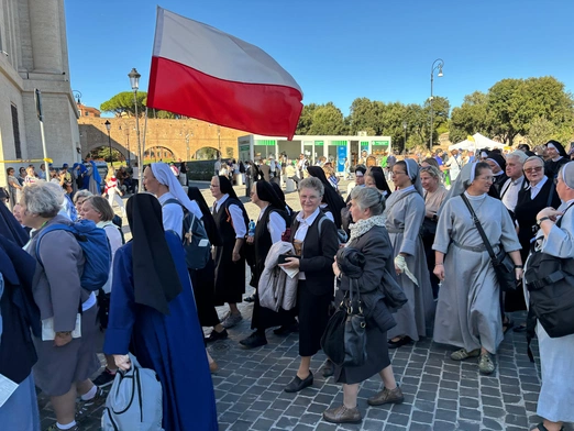 Siostry z Polski zmierzają do Watykanu