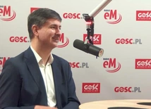 Dr Wojciech Sołtys: Choroba alkoholowa nie zależy od tego, czy alkohol można kupić czy nie