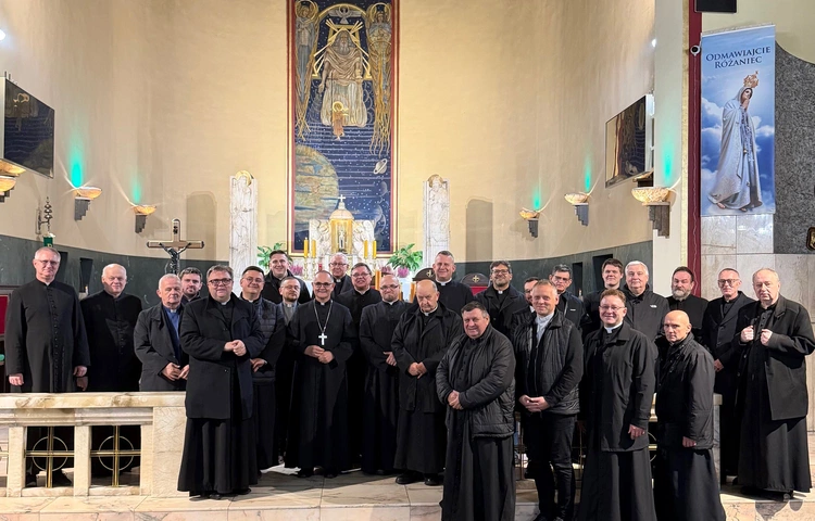 Abp Andrzej Przybylski rozpoczął spotkania w dekanatach 