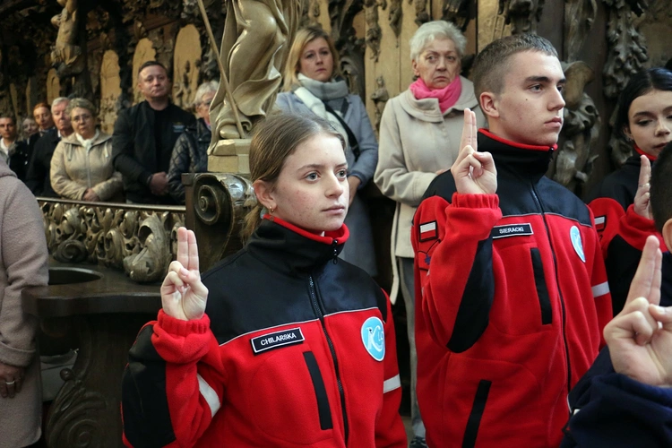 Ślubowanie w KLO w Henrykowie - rok szkolny 2025/2026