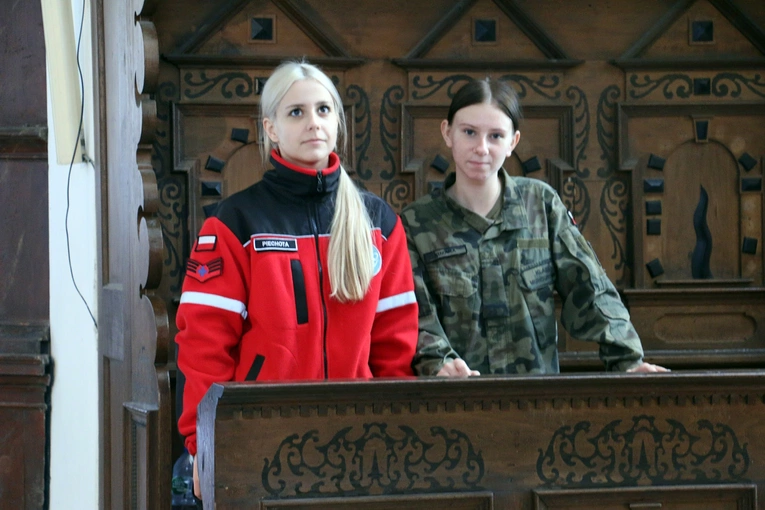 Ślubowanie w KLO w Henrykowie - rok szkolny 2025/2026