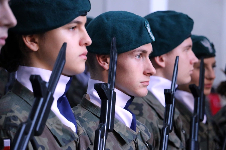 Ślubowanie w KLO w Henrykowie - rok szkolny 2025/2026