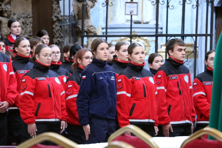 Ślubowanie w KLO w Henrykowie - rok szkolny 2025/2026