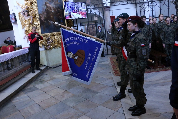 Ślubowanie w KLO w Henrykowie - rok szkolny 2025/2026