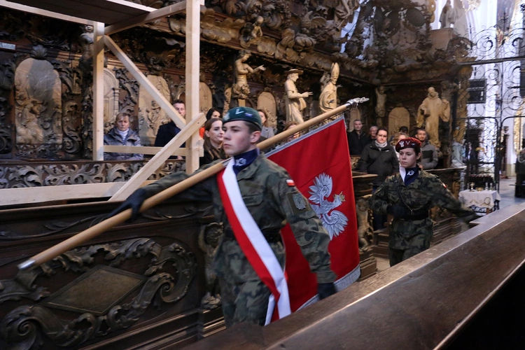 Ślubowanie w KLO w Henrykowie - rok szkolny 2025/2026