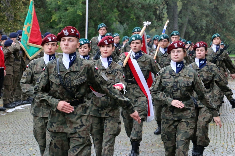 Ślubowanie w KLO w Henrykowie - rok szkolny 2025/2026