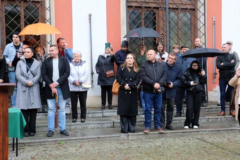 Ślubowanie w KLO w Henrykowie - rok szkolny 2025/2026