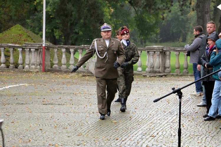 Ślubowanie w KLO w Henrykowie - rok szkolny 2025/2026