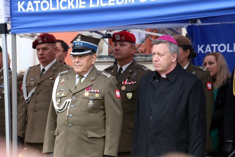 Ślubowanie w KLO w Henrykowie - rok szkolny 2025/2026