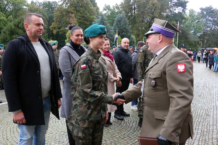 Ślubowanie w KLO w Henrykowie - rok szkolny 2025/2026