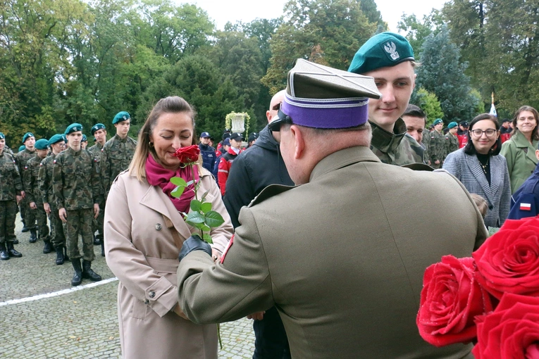 Ślubowanie w KLO w Henrykowie - rok szkolny 2025/2026