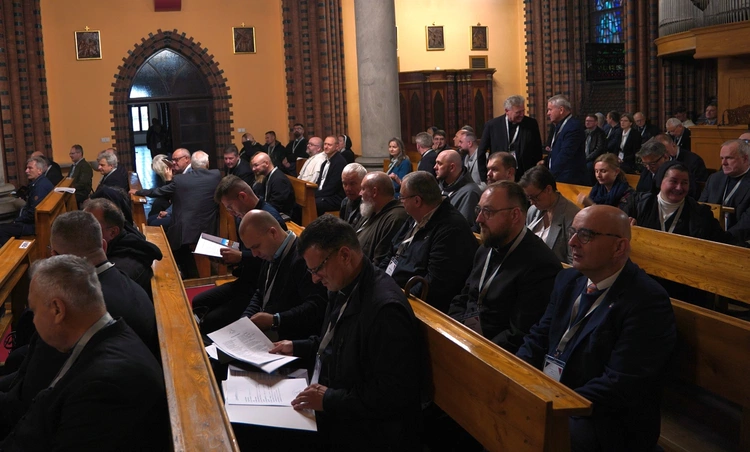 Synodalne obrady na Ostrowie Tumskim