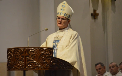 Abp Przybylski: Niech „Zdrowaś Maryjo” nie będzie tylko formułą, ale prawdziwym błogosławieństwem [FILM i ZDJĘCIA]