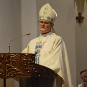 Abp Przybylski: Niech „Zdrowaś Maryjo” nie będzie tylko formułą, ale prawdziwym błogosławieństwem [FILM i ZDJĘCIA]
