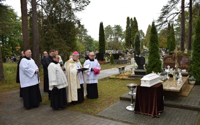 Modlitwa i pamięć o dzieciach utraconych
