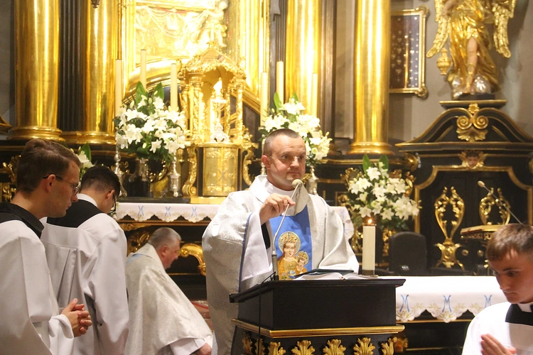 Tuchów. Październikowe czuwanie o powołanie