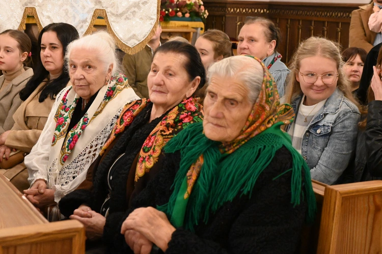 Z koncertami i konkursami