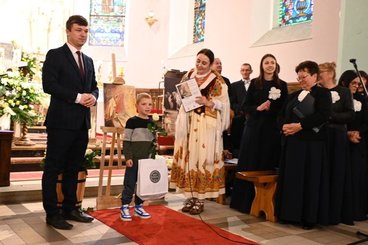 Z koncertami i konkursami