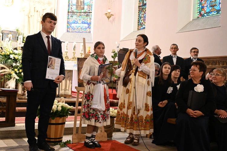 Z koncertami i konkursami