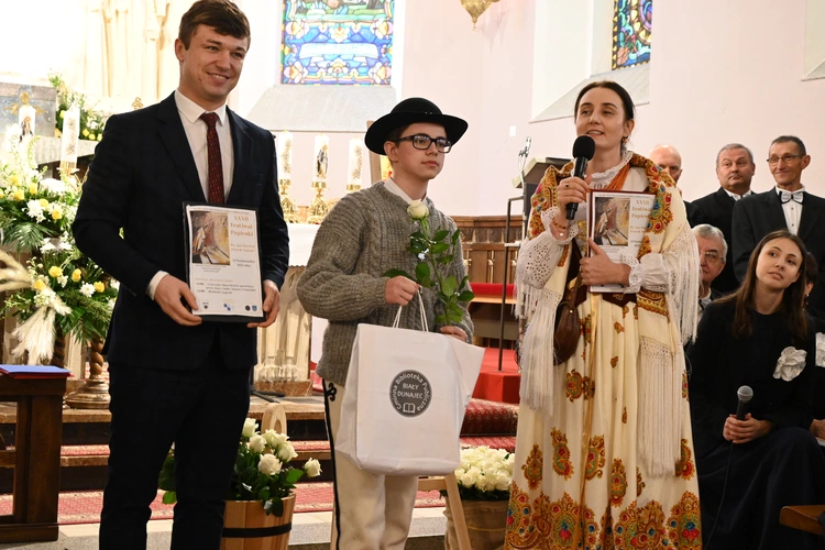 Z koncertami i konkursami