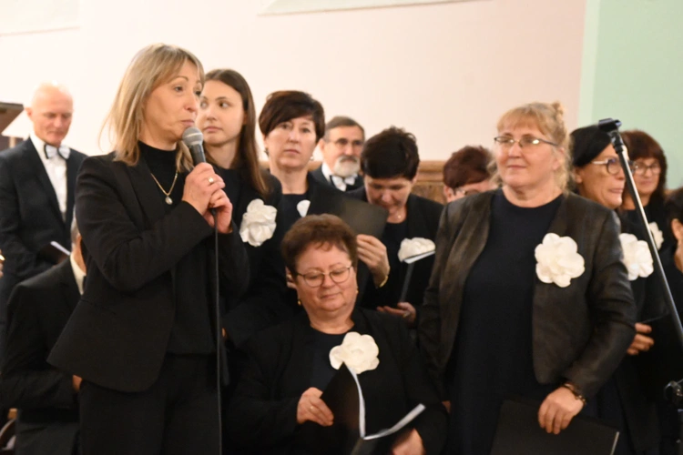 Z koncertami i konkursami