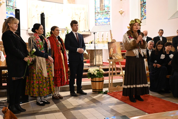 Z koncertami i konkursami