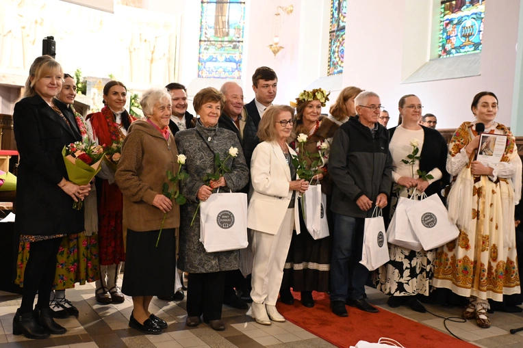 Z koncertami i konkursami