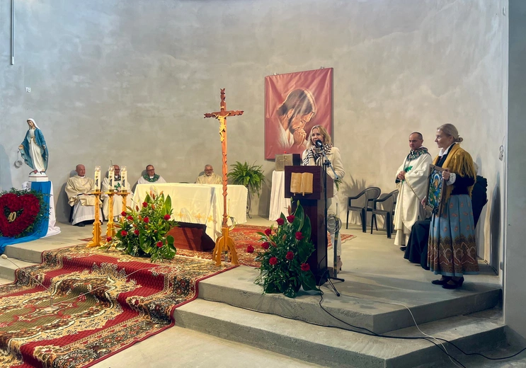 Eucharystia w surowym kościele