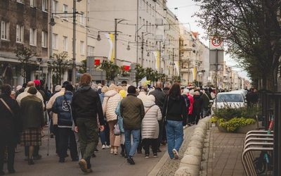 Gdyńska procesja różańcowa z okazji Dnia Papieskiego