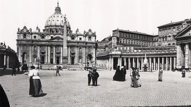 Muzea Watykańskie i niezwykła wystawa fotografii Moscioniego