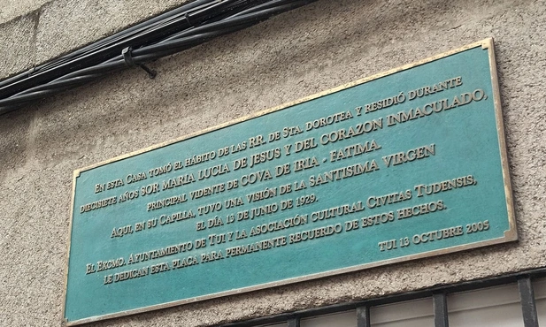 Tablica upamiętniająca wydarzenia z 13 czerwca 1929 r.