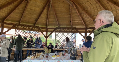 Niesłyszący pielgrzymowali do Matki Bożej Szkaplerznej