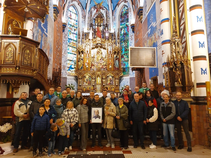 Niesłyszący pielgrzymowali do Matki Bożej Szkaplerznej