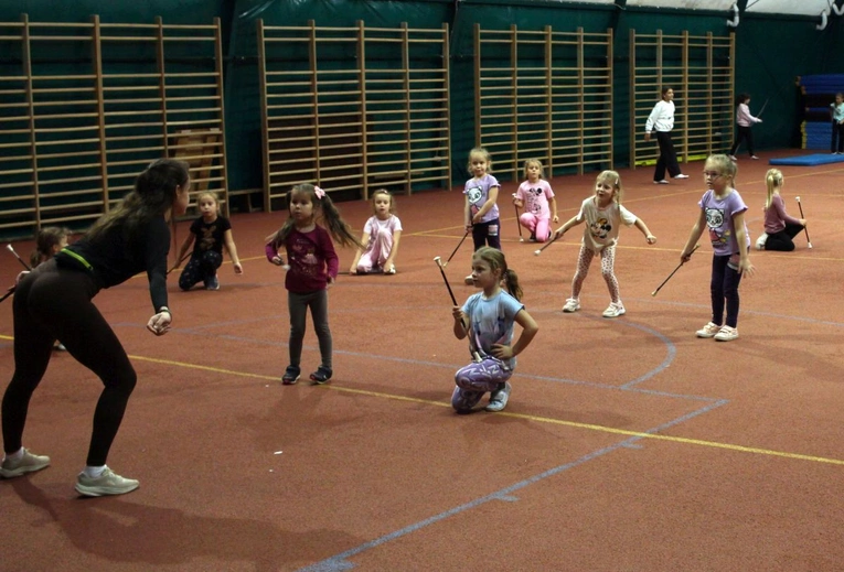 Trening mażoretek Mini Magnolia, mistrzyń świata z Kotulina