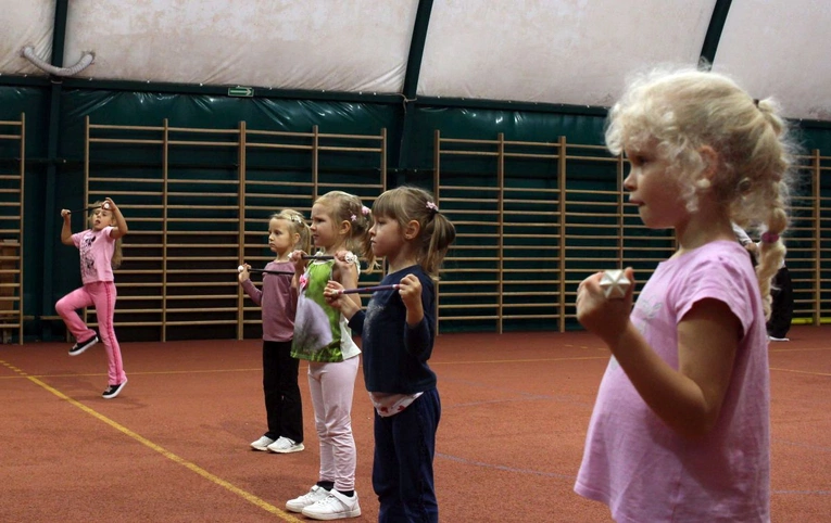 Trening mażoretek Mini Magnolia, mistrzyń świata z Kotulina