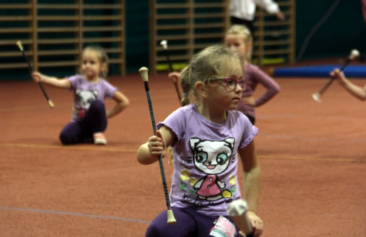 Trening mażoretek Mini Magnolia, mistrzyń świata z Kotulina