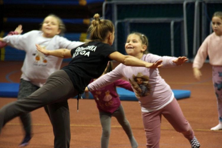 Trening mażoretek Mini Magnolia, mistrzyń świata z Kotulina