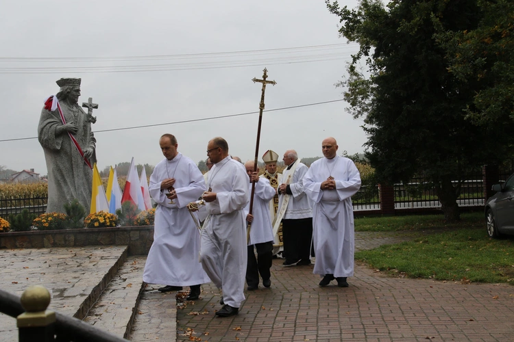 Lucień. Poświęcenie figury św. Kazimierza