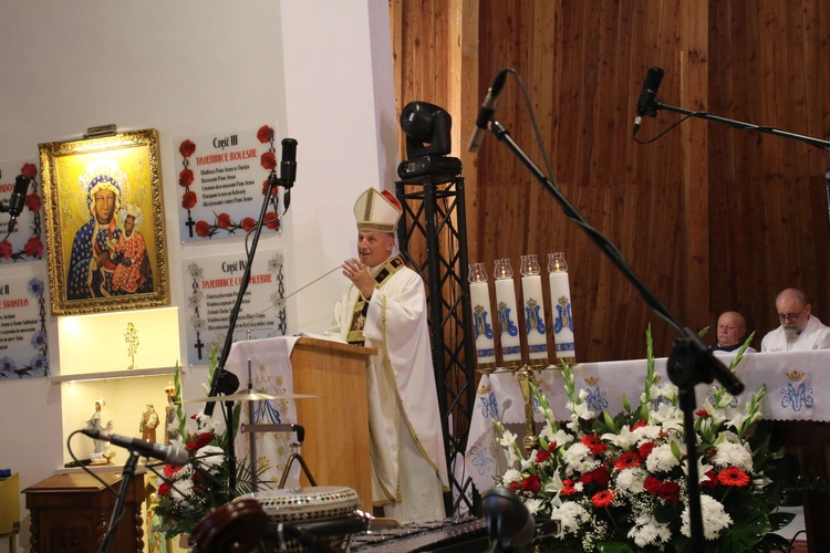 Lucień. Poświęcenie figury św. Kazimierza