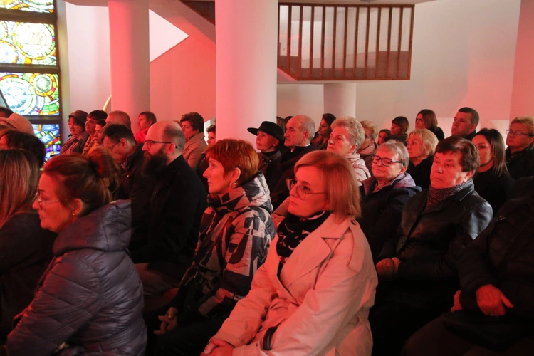 Lucień. Poświęcenie figury św. Kazimierza