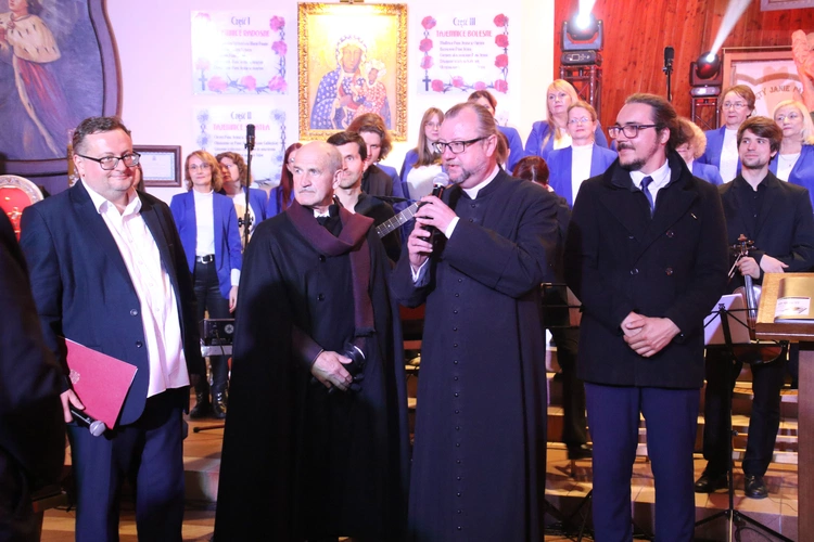 Lucień. Poświęcenie figury św. Kazimierza