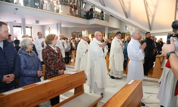 Abp Przybylski w nowo poświęconej świątyni: To miejsce jest Chrystusowe
