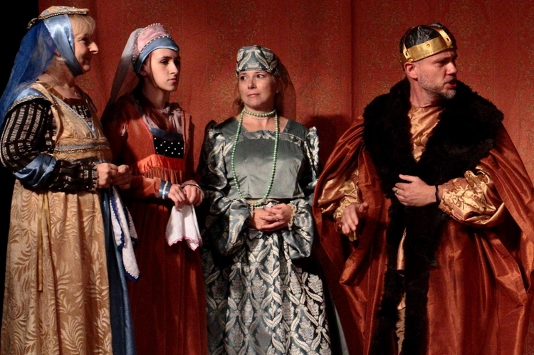 Spektakl "Farfurka Królowej Bony" w wykonaniu Teatru Kaworki