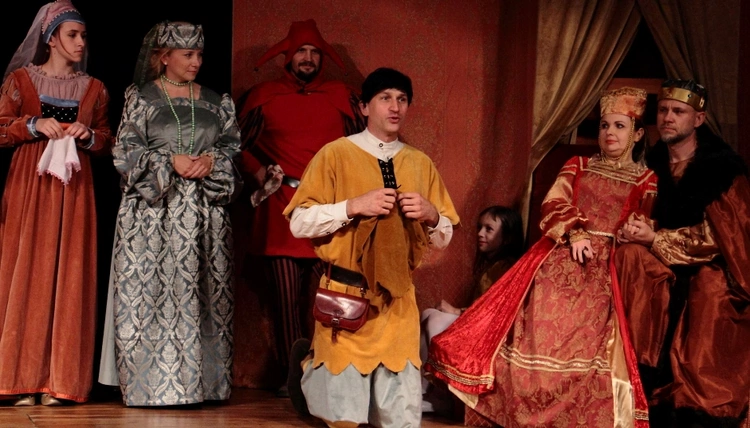 Spektakl "Farfurka Królowej Bony" w wykonaniu Teatru Kaworki